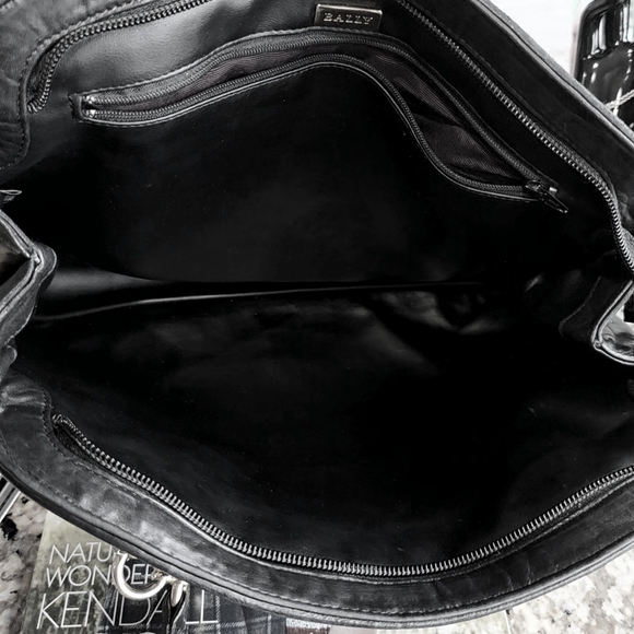 BALLY~ Buttery Lambskin Bag! SO GOOD! - Picture 14 of 17